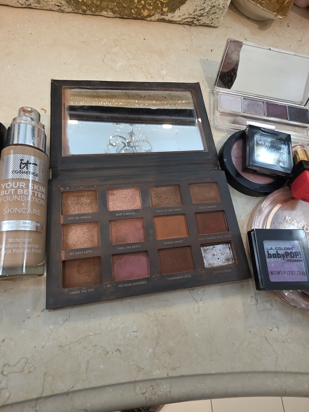 Lot Makeup - Picture 8 of 8